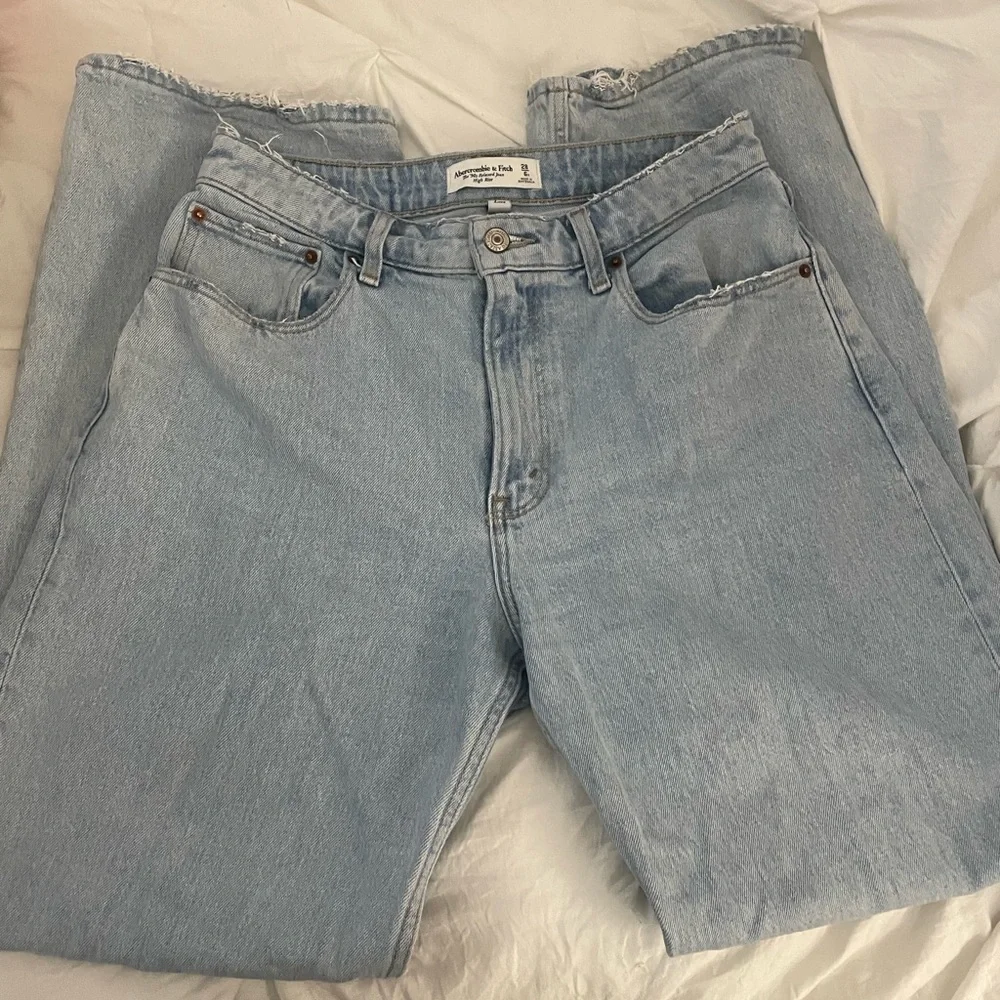 Abercrombie & Fitch Light Blue High Rise Women Jeans - Picture 5 of 9